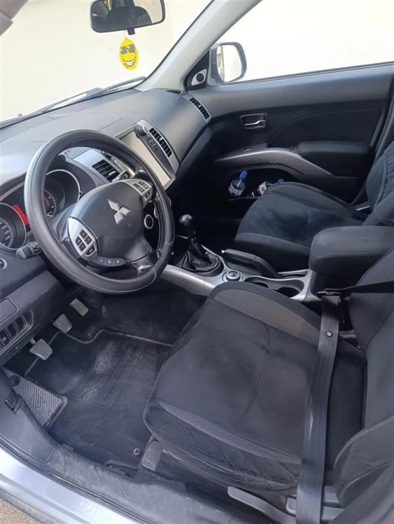 Mitsubishi Outlander 2.0 DI-D 140кс, снимка 10 - Автомобили и джипове - 56642877