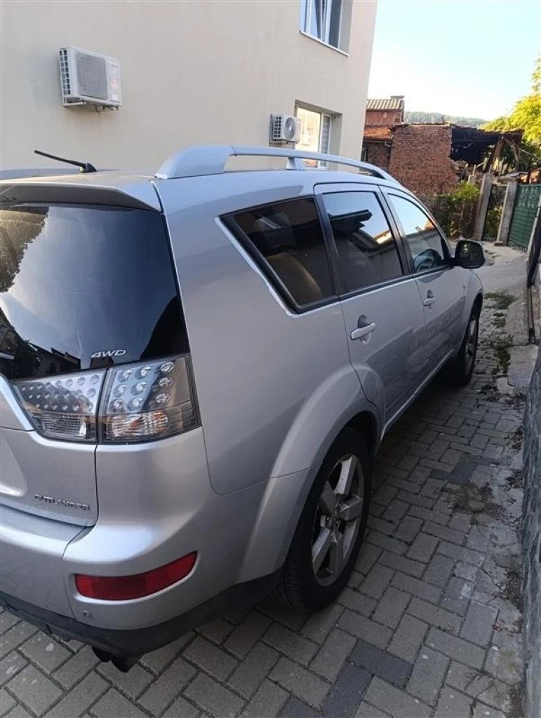 Mitsubishi Outlander 2.0 DI-D 140кс, снимка 9 - Автомобили и джипове - 56642877