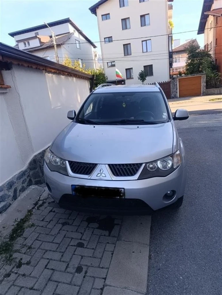 Mitsubishi Outlander 2.0 DI-D 140кс, снимка 13 - Автомобили и джипове - 56642877
