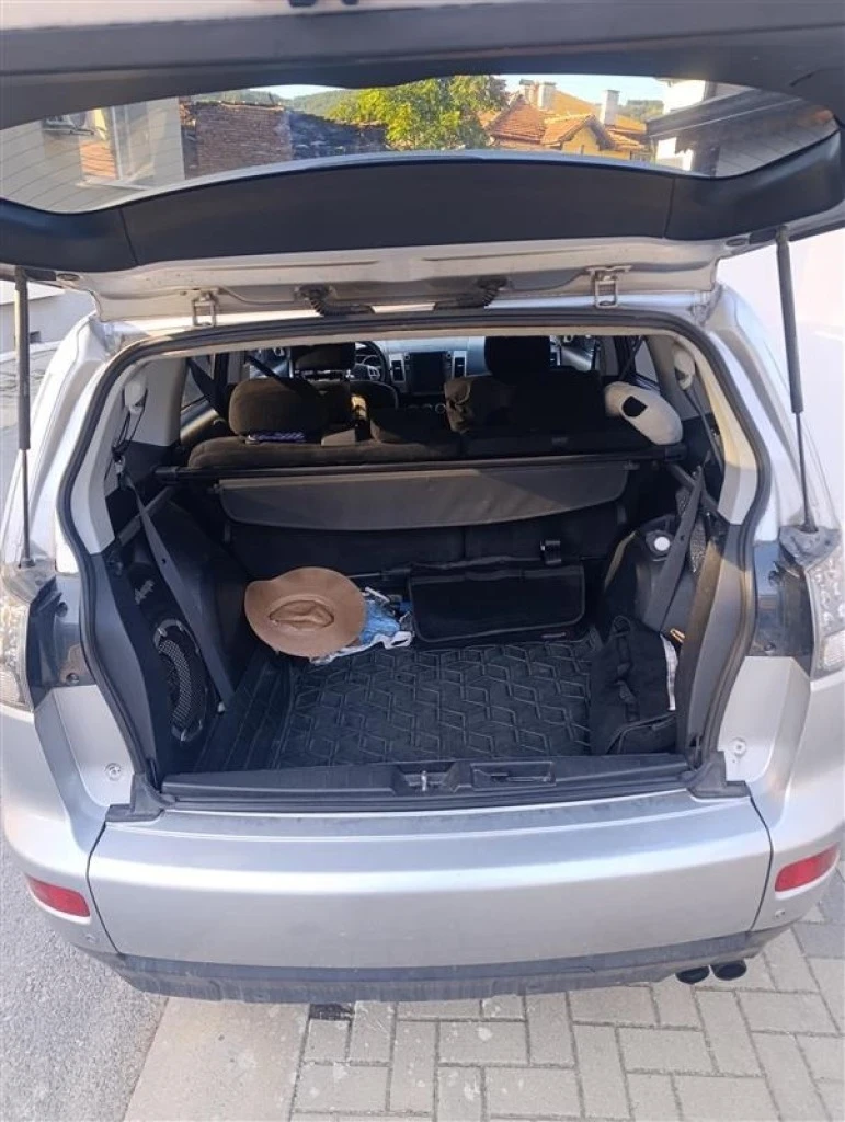Mitsubishi Outlander 2.0 DI-D 140кс, снимка 2 - Автомобили и джипове - 56642877