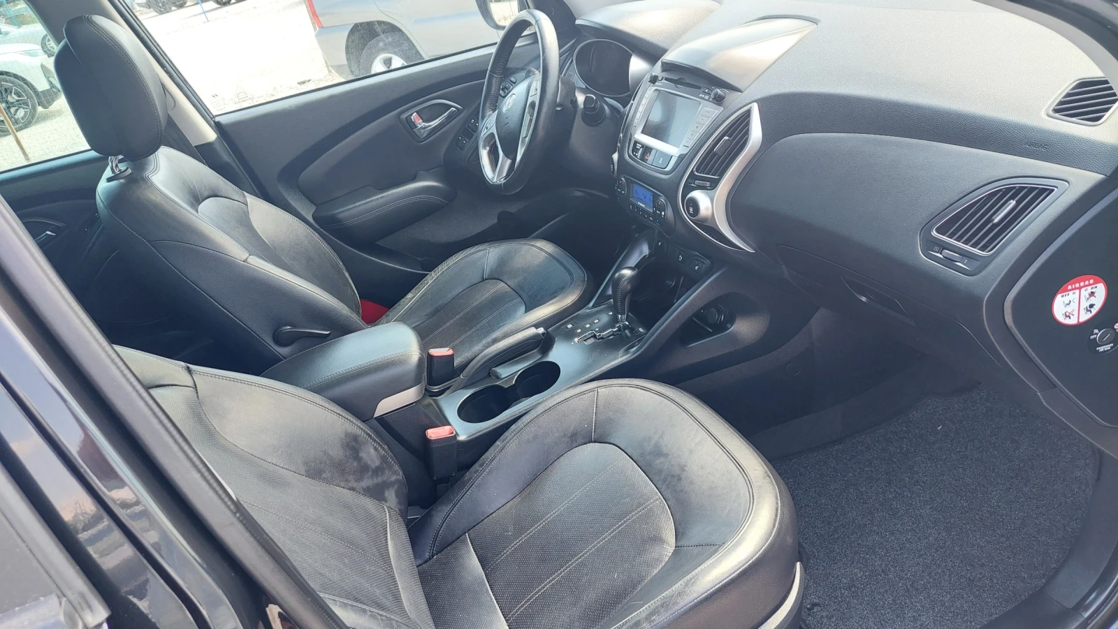 Hyundai IX35 2.0 4x4 FULL ЕКСТРИ - изображение 10