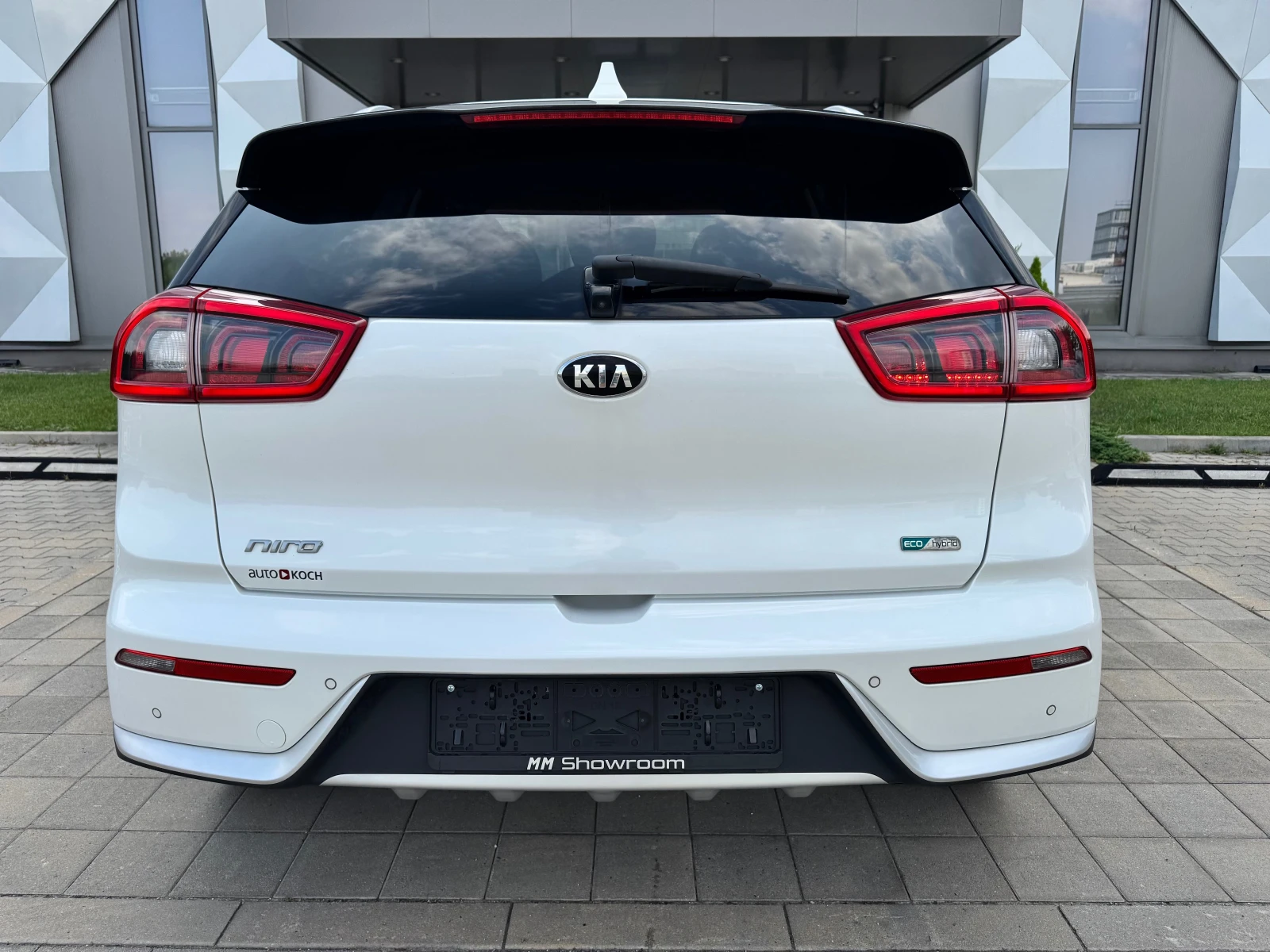 Kia Niro HYBRID-С.КНИЖКА-ОБДУХВАНЕ-KEYGO-LANE-ASIST-КАМЕРА- - изображение 6