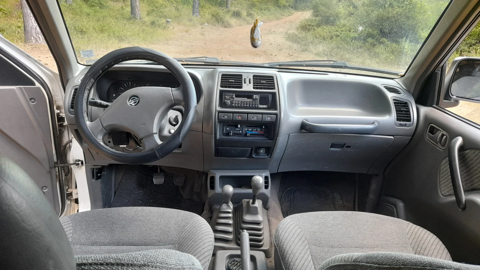 Nissan Terrano 2.4i - изображение 6