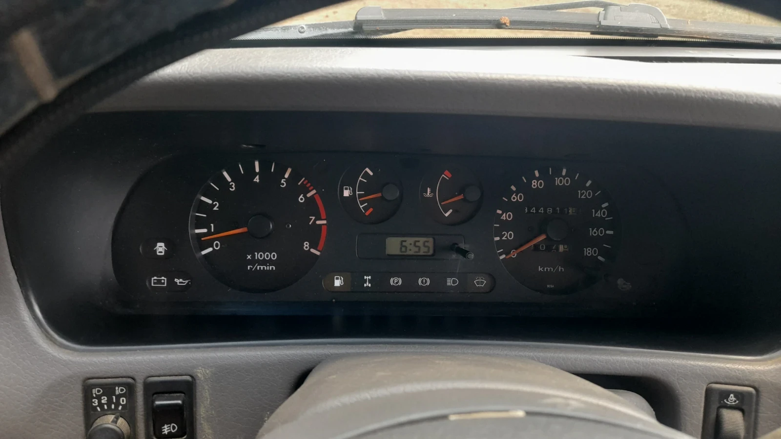 Nissan Terrano 2.4i - изображение 7