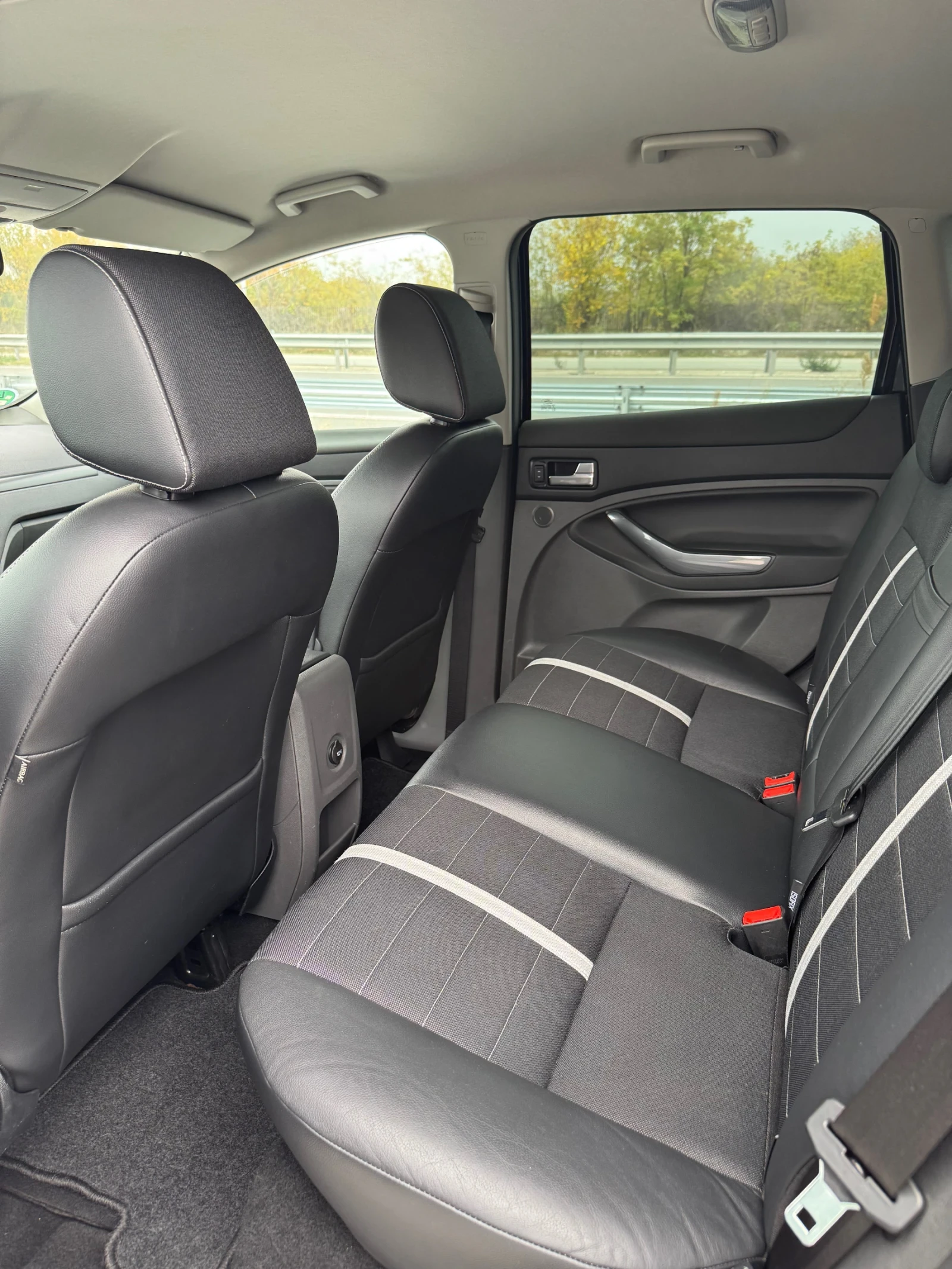 Ford Kuga  - изображение 8