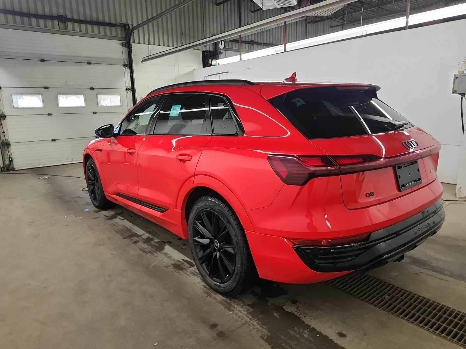 Audi Q8 e-tron Premium quattro, снимка 4 - Автомобили и джипове - 54210299