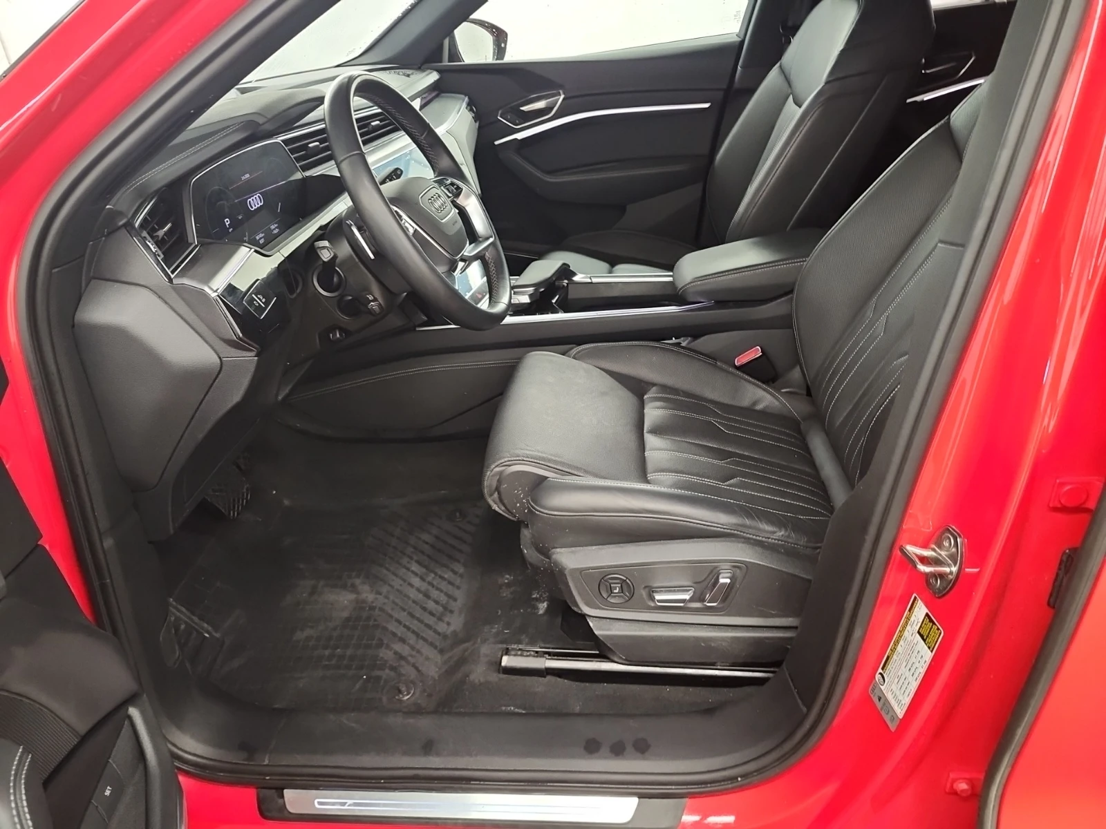 Audi Q8 e-tron Premium quattro, снимка 7 - Автомобили и джипове - 54210299