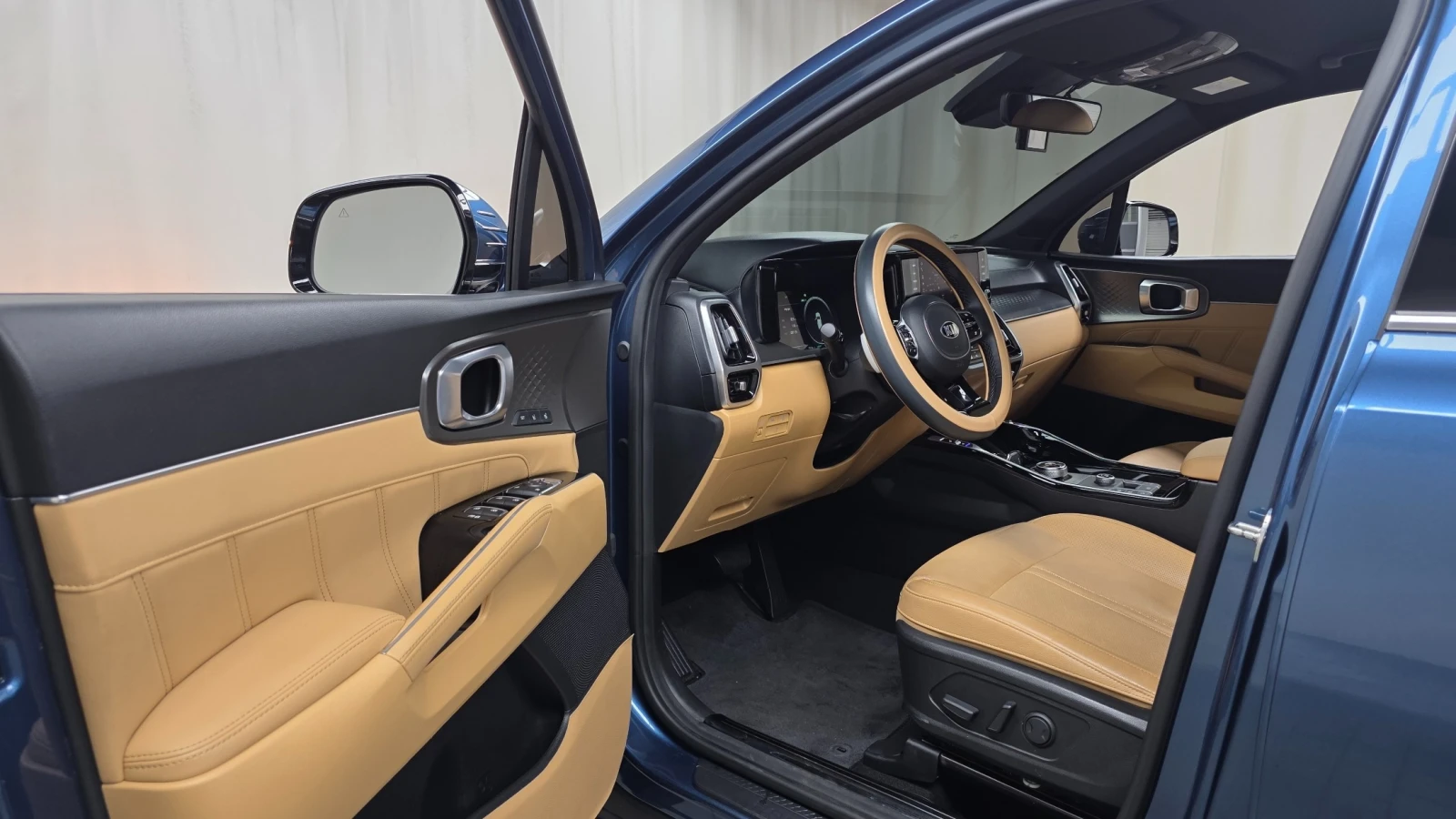 Kia Sorento HEV 1.6 2WD Noblesse | Distronic | HUD | 360 Camer, снимка 9 - Автомобили и джипове - 54885313