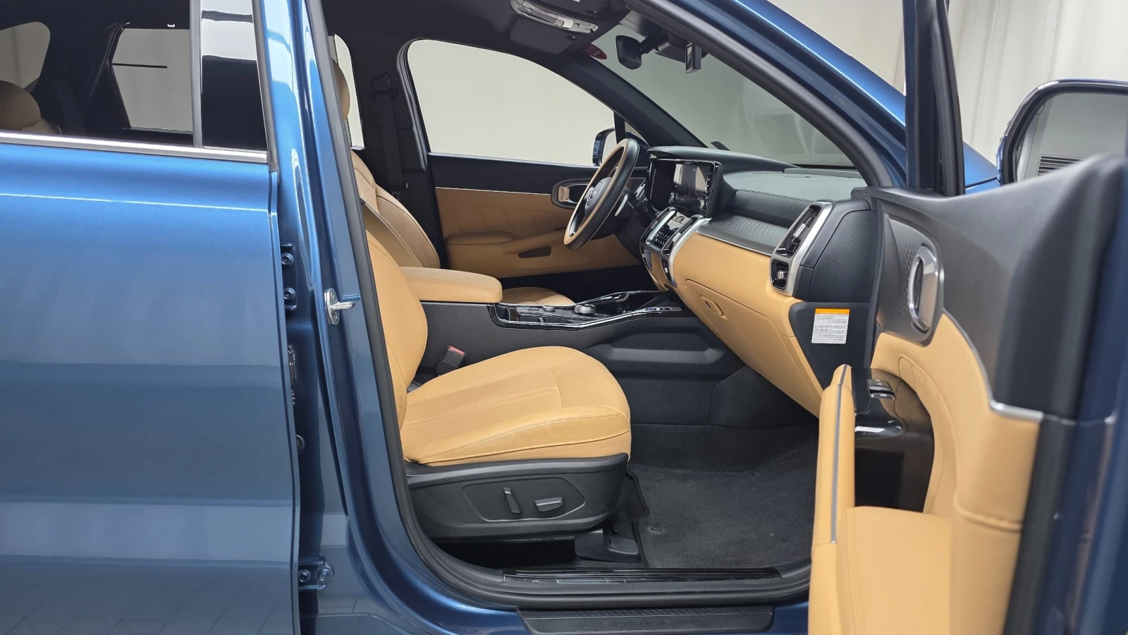 Kia Sorento HEV 1.6 2WD Noblesse | Distronic | HUD | 360 Camer, снимка 10 - Автомобили и джипове - 54885313