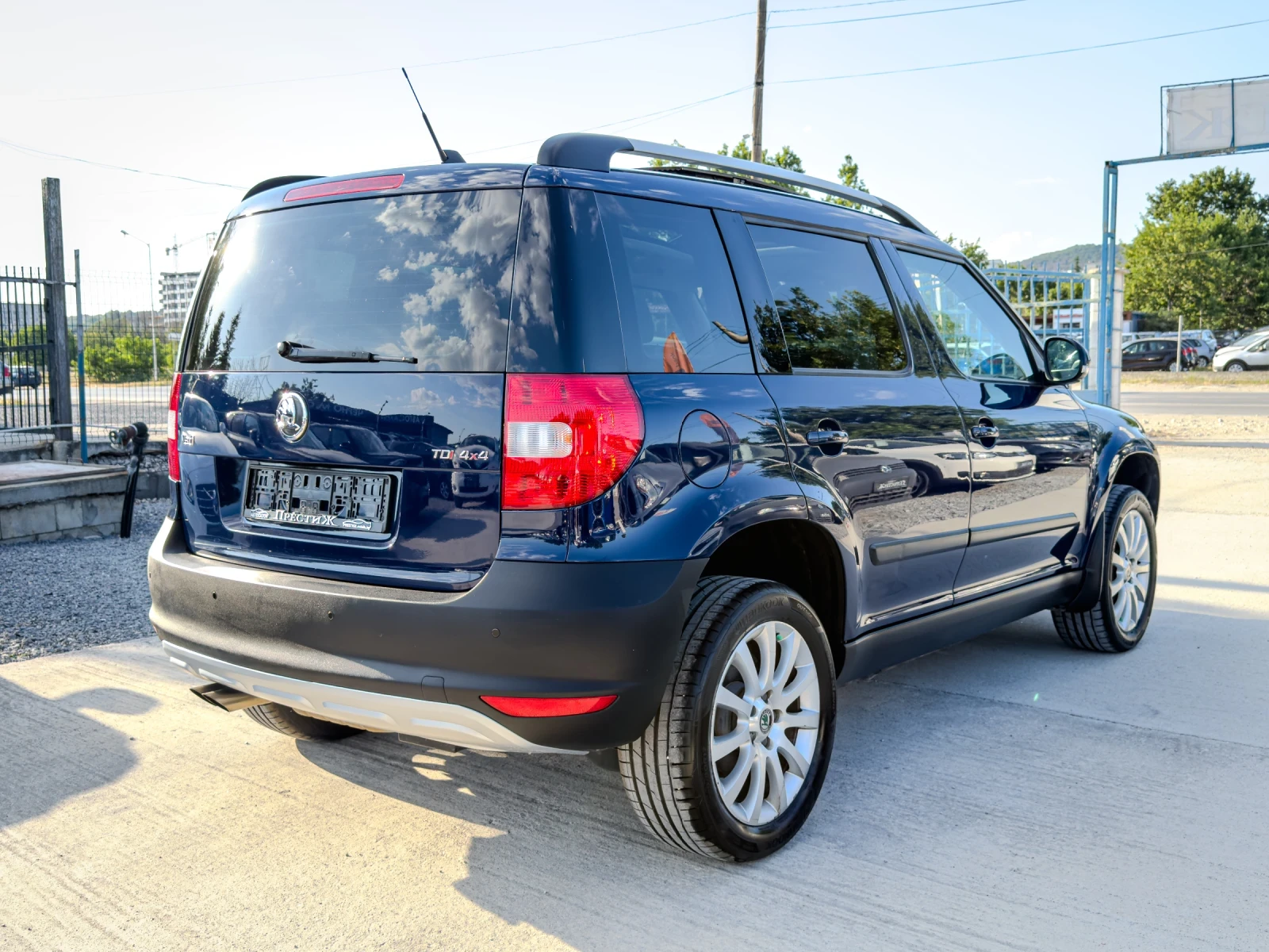 Skoda Yeti 2.0TDI - DSG - 4x4, снимка 4 - Автомобили и джипове - 55055952