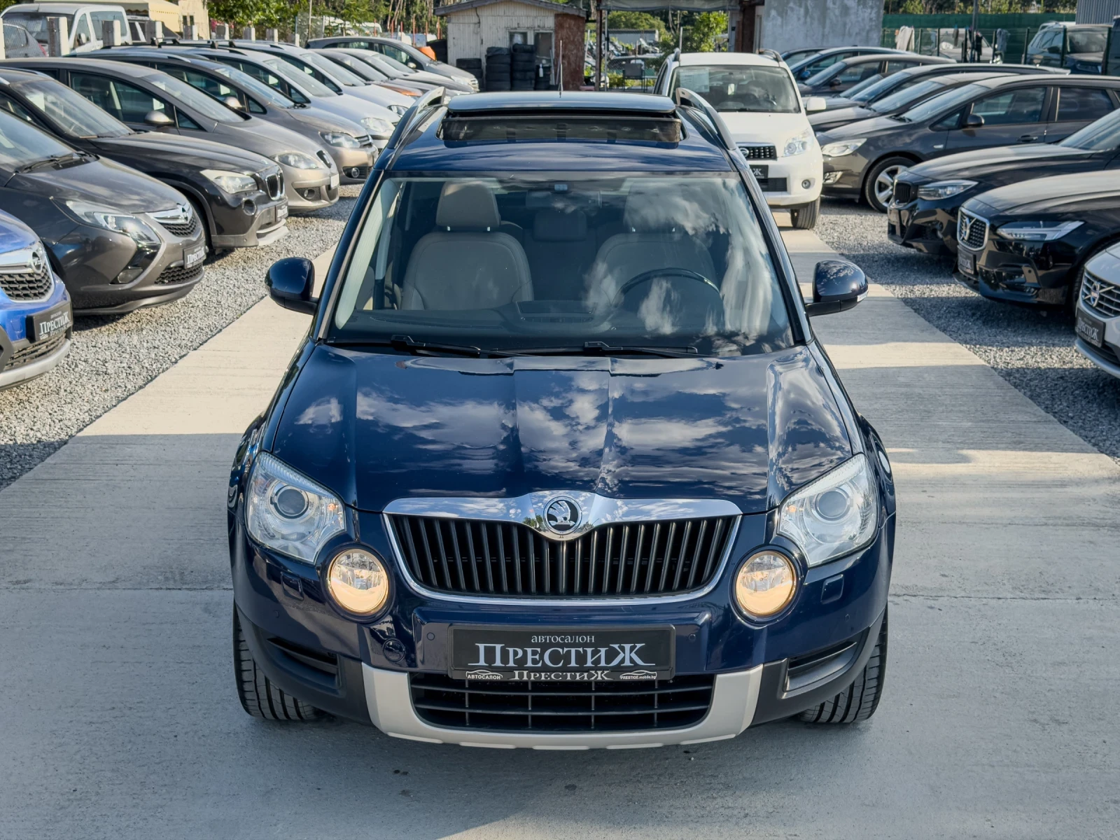 Skoda Yeti 2.0TDI - DSG - 4x4, снимка 2 - Автомобили и джипове - 55055952