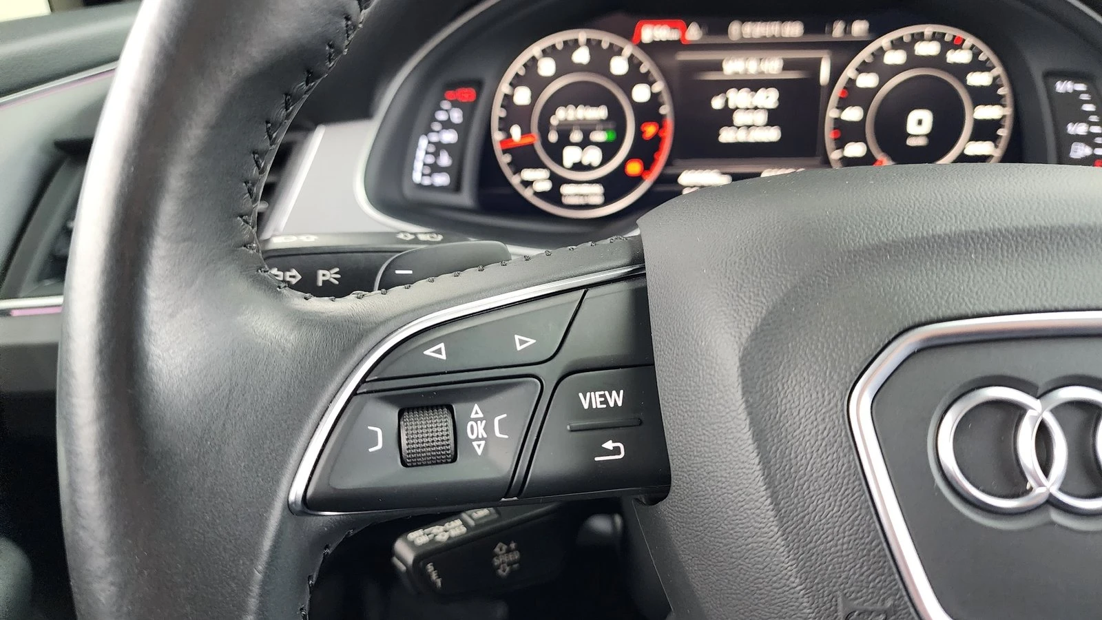 Audi Q7 45 TFSI quattro* ЛЮК* KEYLESS* КРАЙНА ЦЕНА, снимка 16 - Автомобили и джипове - 55302203