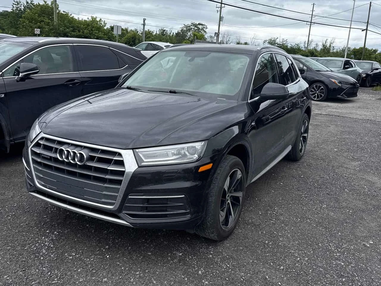 Audi Q5 * Komfort * CARFAX * БЕЗ ПЪРВОНАЧАЛНА ВНОСКА, снимка 10 - Автомобили и джипове - 55408620