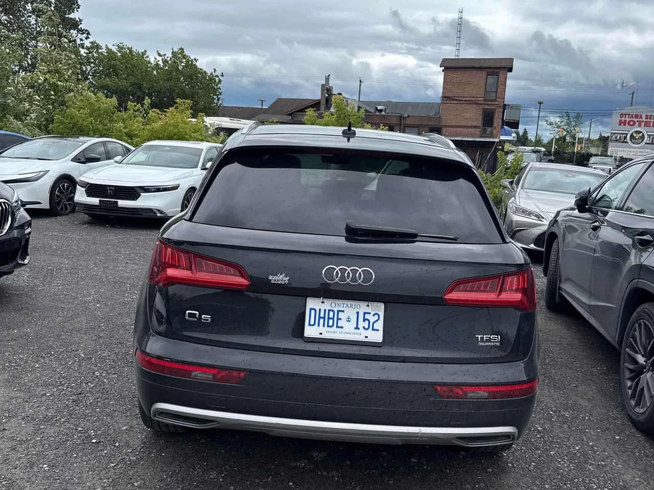 Audi Q5 * Komfort * CARFAX * БЕЗ ПЪРВОНАЧАЛНА ВНОСКА, снимка 13 - Автомобили и джипове - 55408620