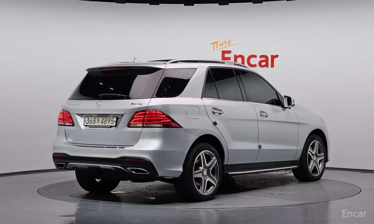 Mercedes-Benz GLE * GLE350 d 4MATIC * CARFAX * БЕЗ ПЪРВОНАЧАЛНА ВНОС, снимка 2 - Автомобили и джипове - 55558916