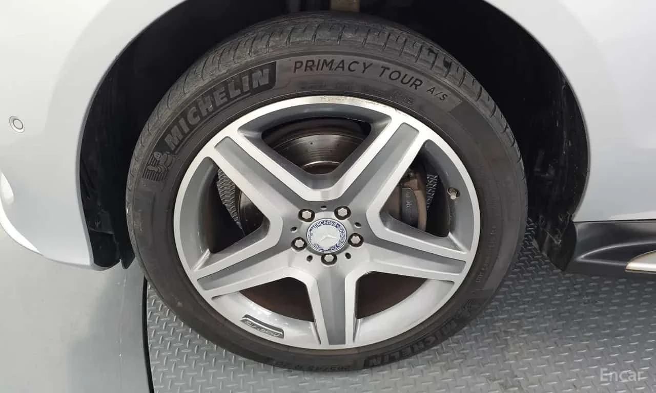 Mercedes-Benz GLE * GLE350 d 4MATIC * CARFAX * БЕЗ ПЪРВОНАЧАЛНА ВНОС, снимка 5 - Автомобили и джипове - 55558916