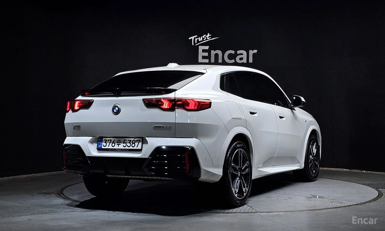 BMW X2 20i* M* SPORT* XDRIVE* HARMON* KARDON* ДИСТРОНИК* , снимка 2 - Автомобили и джипове - 55577032