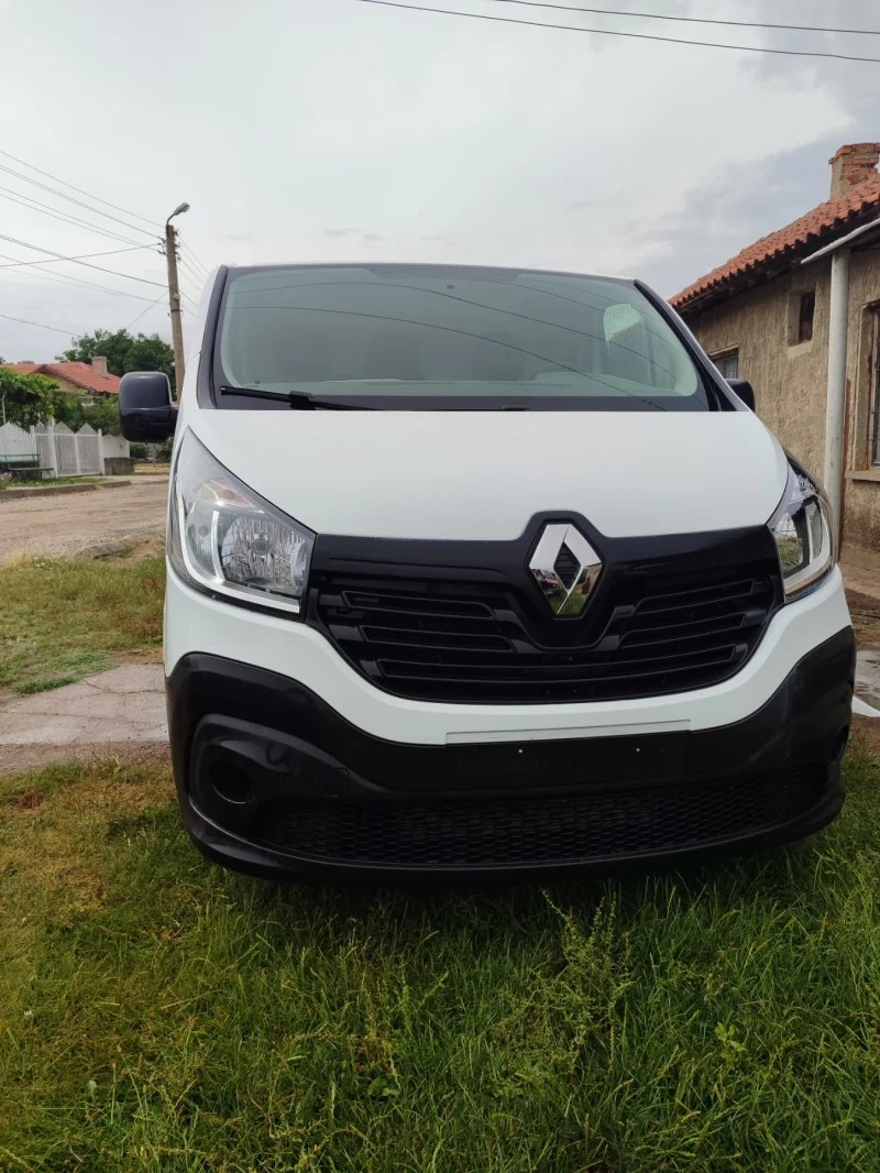 Renault Trafic, снимка 1 - Бусове и автобуси - 47840741