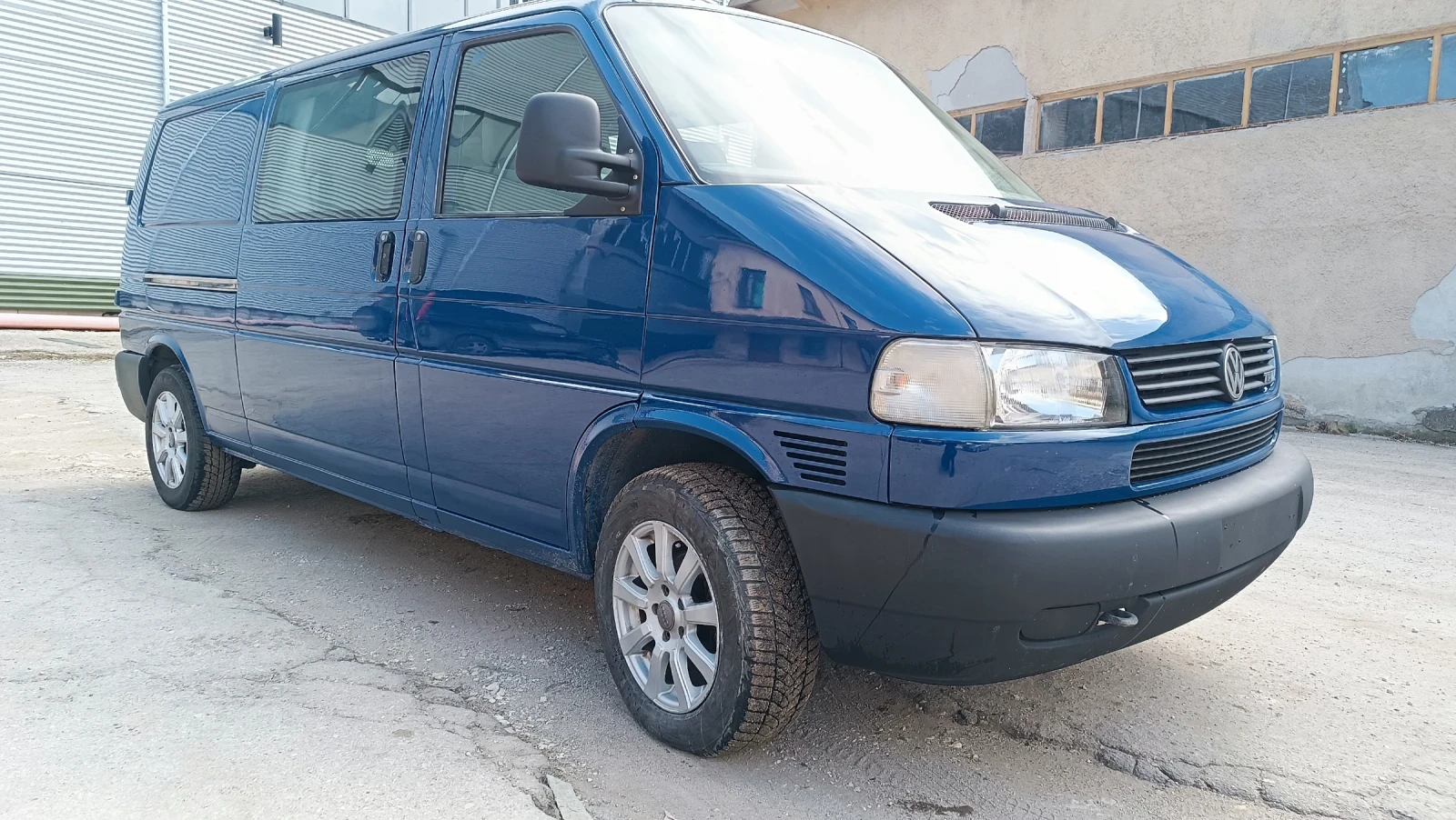 VW Transporter 2.5TDI, снимка 12 - Бусове и автобуси - 54611254