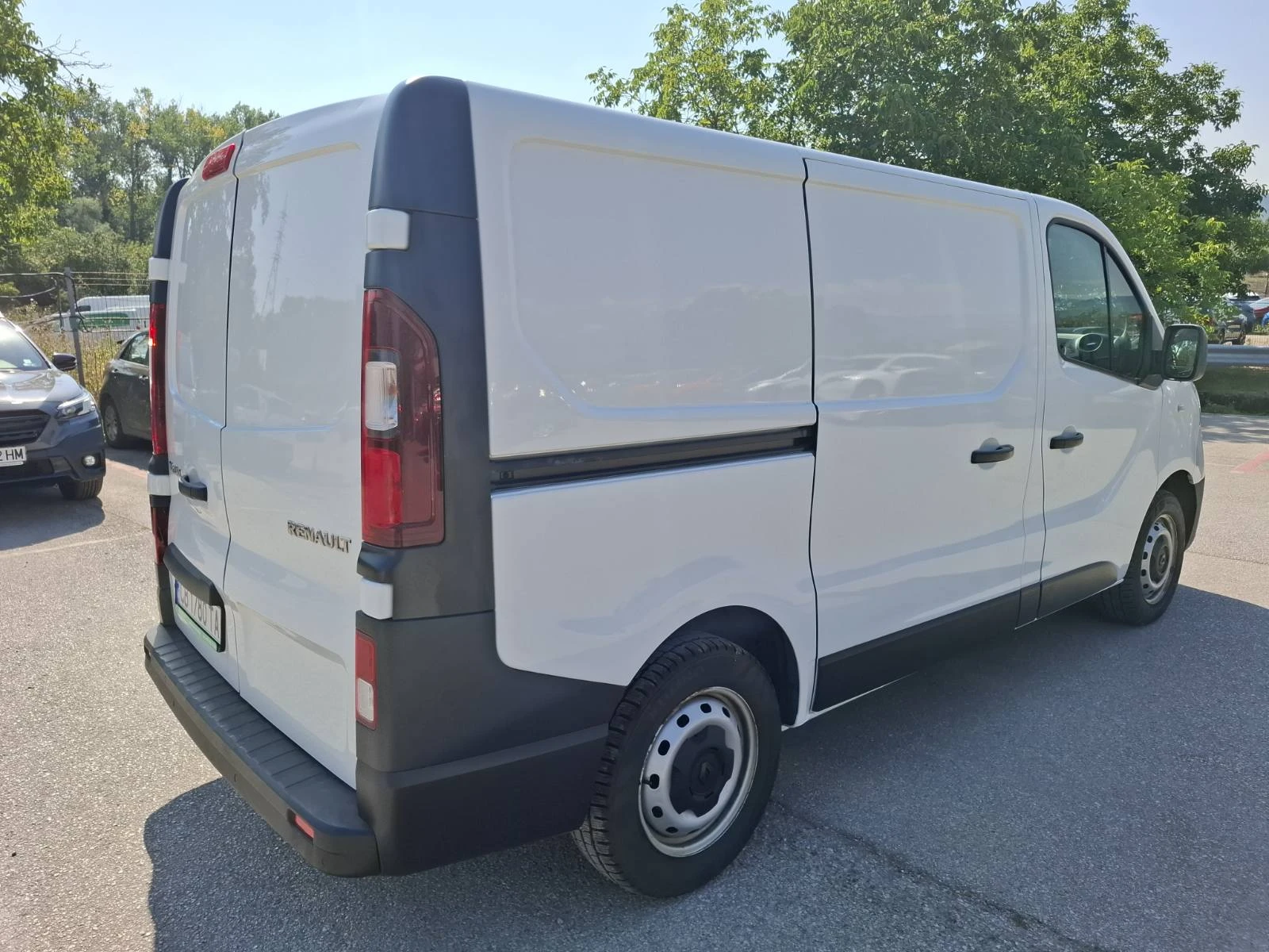 Renault Trafic 2.0 dci Van Life, снимка 4 - Бусове и автобуси - 55626882