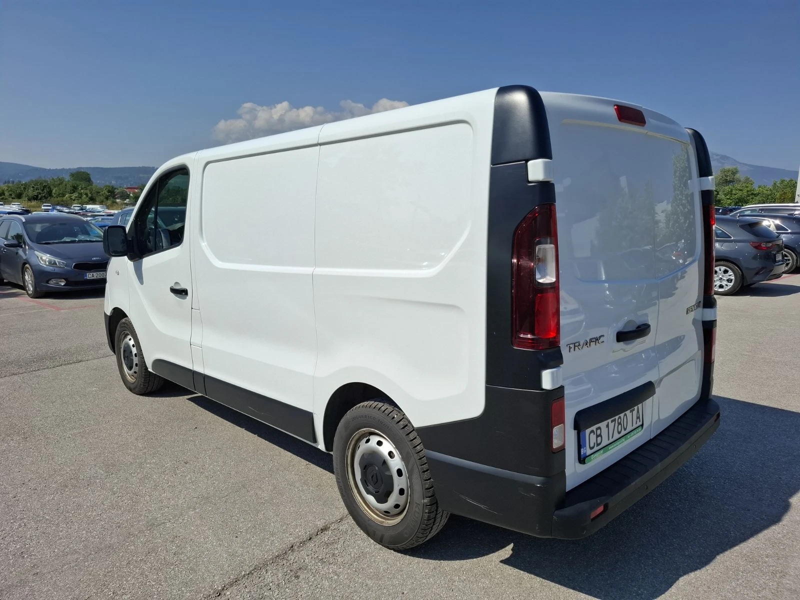 Renault Trafic 2.0 dci Van Life, снимка 6 - Бусове и автобуси - 55626882