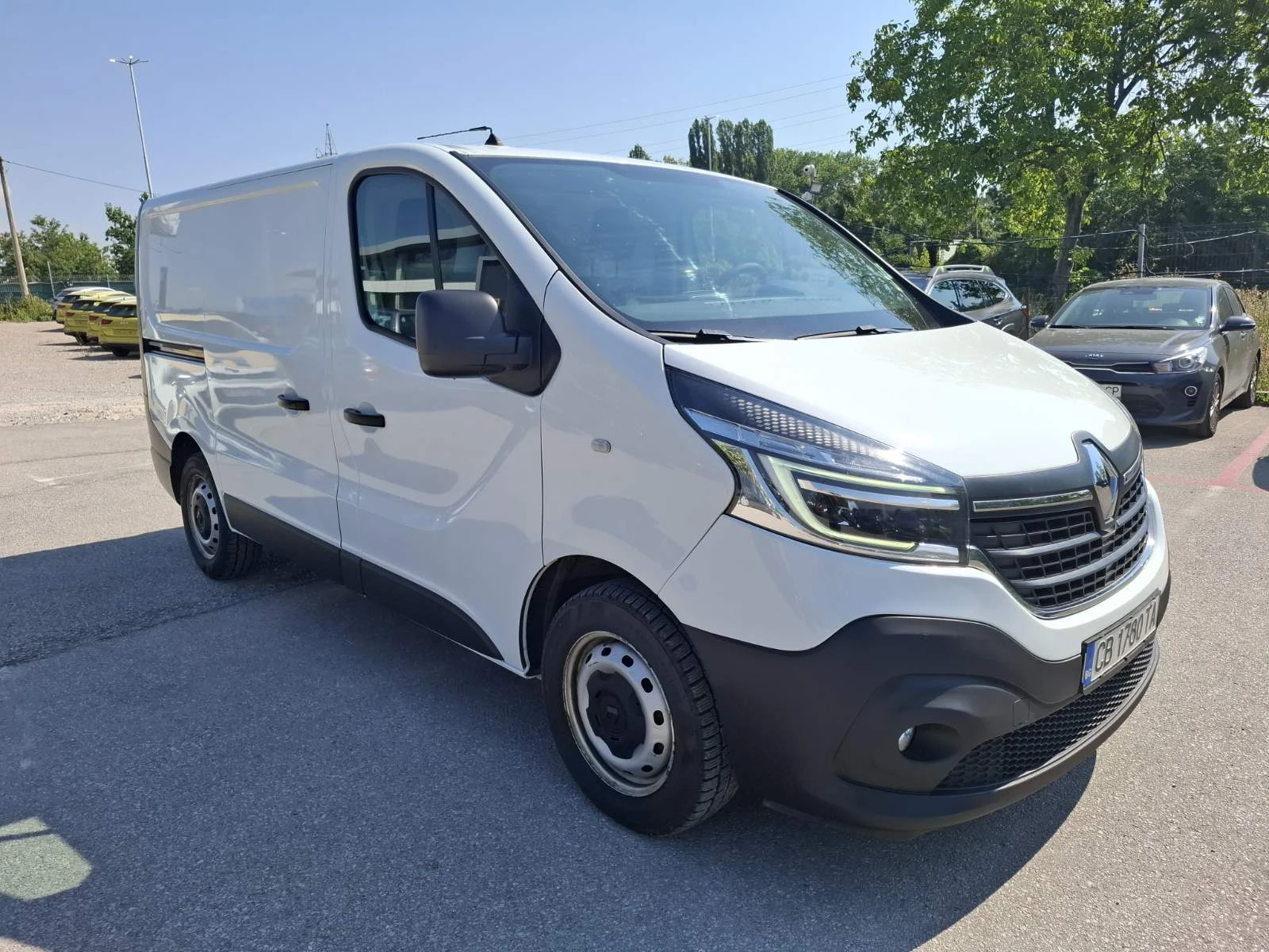 Renault Trafic 2.0 dci Van Life, снимка 3 - Бусове и автобуси - 55626882