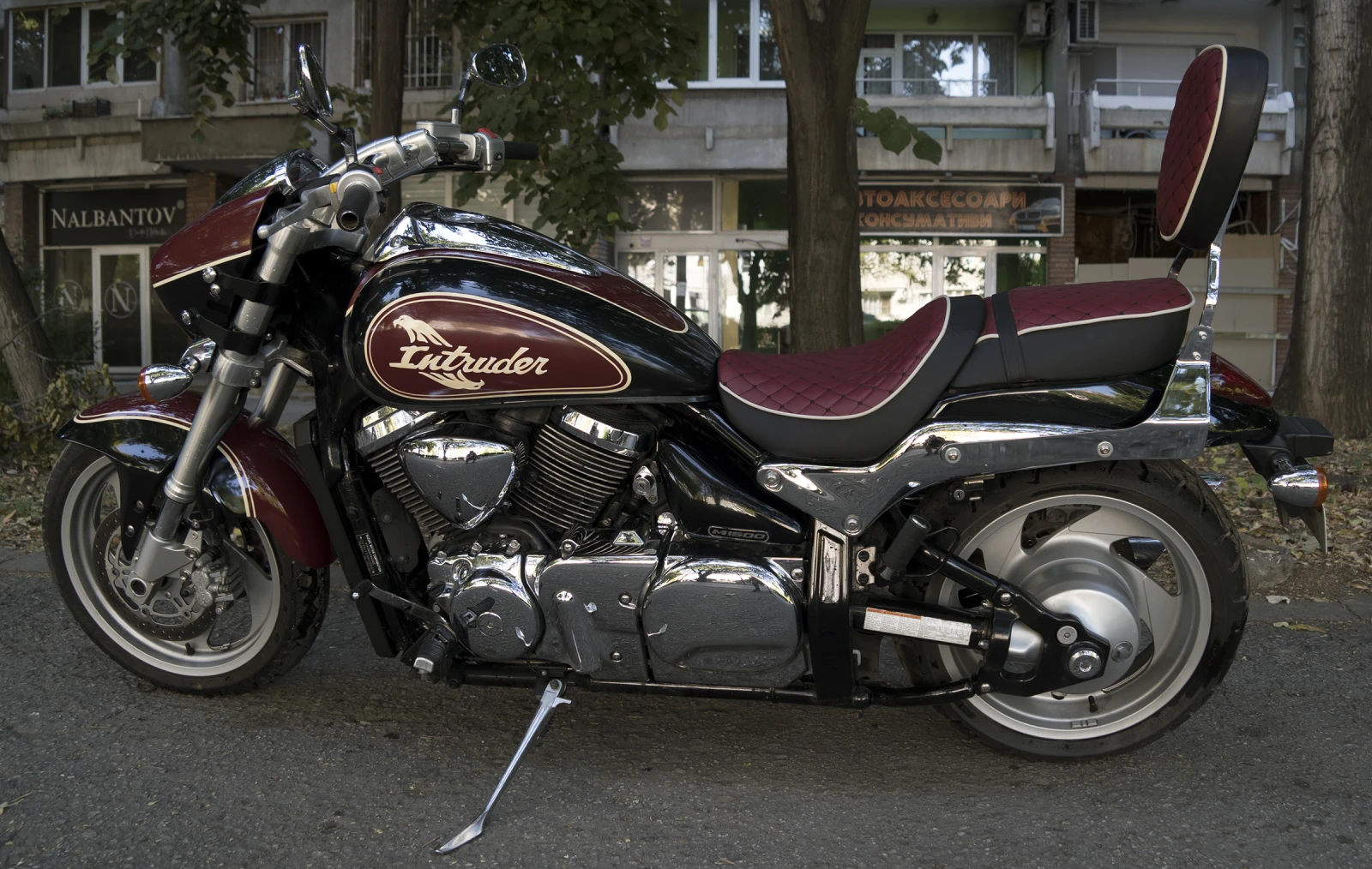 Suzuki Intruder