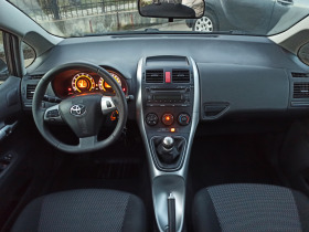 Toyota Auris 1.3 VVT-I  73000км. Като Нова, снимка 14 - Автомобили и джипове - 44991207