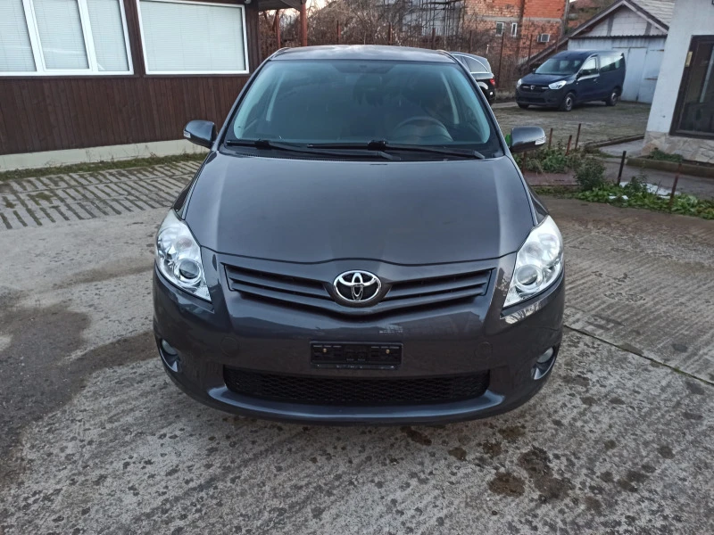 Toyota Auris 1.3 VVT-I  73000км. Като Нова, снимка 3 - Автомобили и джипове - 46974383