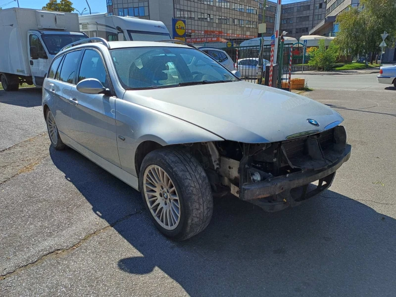 BMW 320 d Touring, снимка 7 - Автомобили и джипове - 47627666