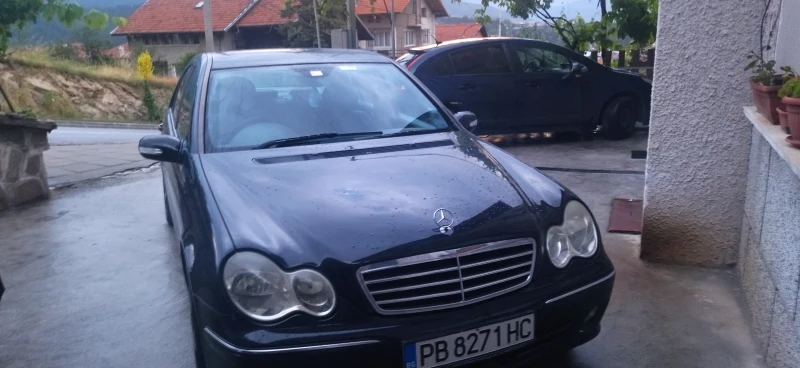 Mercedes-Benz C 180, снимка 1 - Автомобили и джипове - 47623128