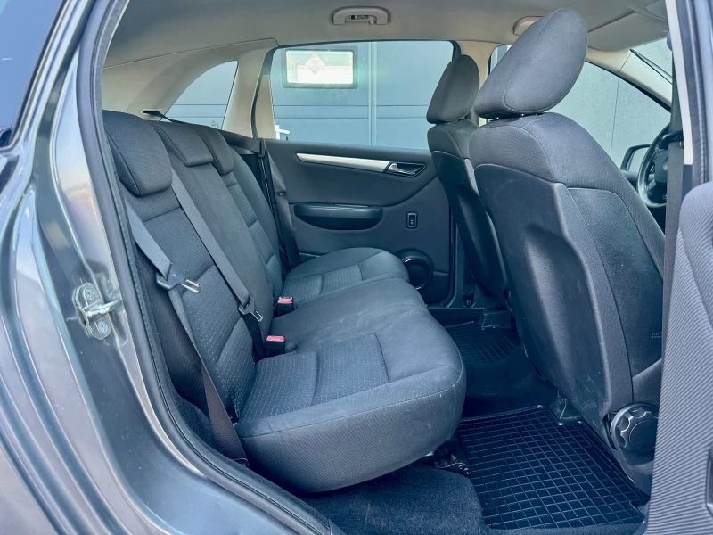 Mercedes-Benz B 180, снимка 11 - Автомобили и джипове - 50561110