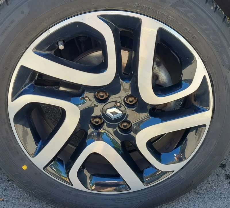 Renault Captur, снимка 7 - Автомобили и джипове - 52238062