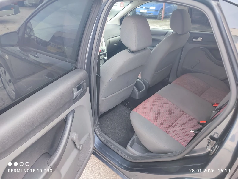 Ford Focus 1.8-16V, снимка 10 - Автомобили и джипове - 53308128