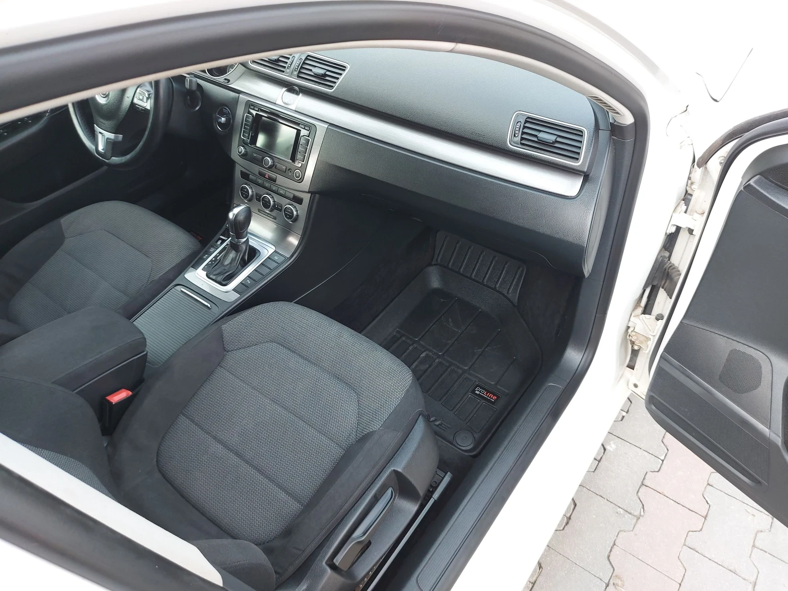 VW Passat B7 1.4 TSI ECO FUEL, снимка 15 - Автомобили и джипове - 53295868