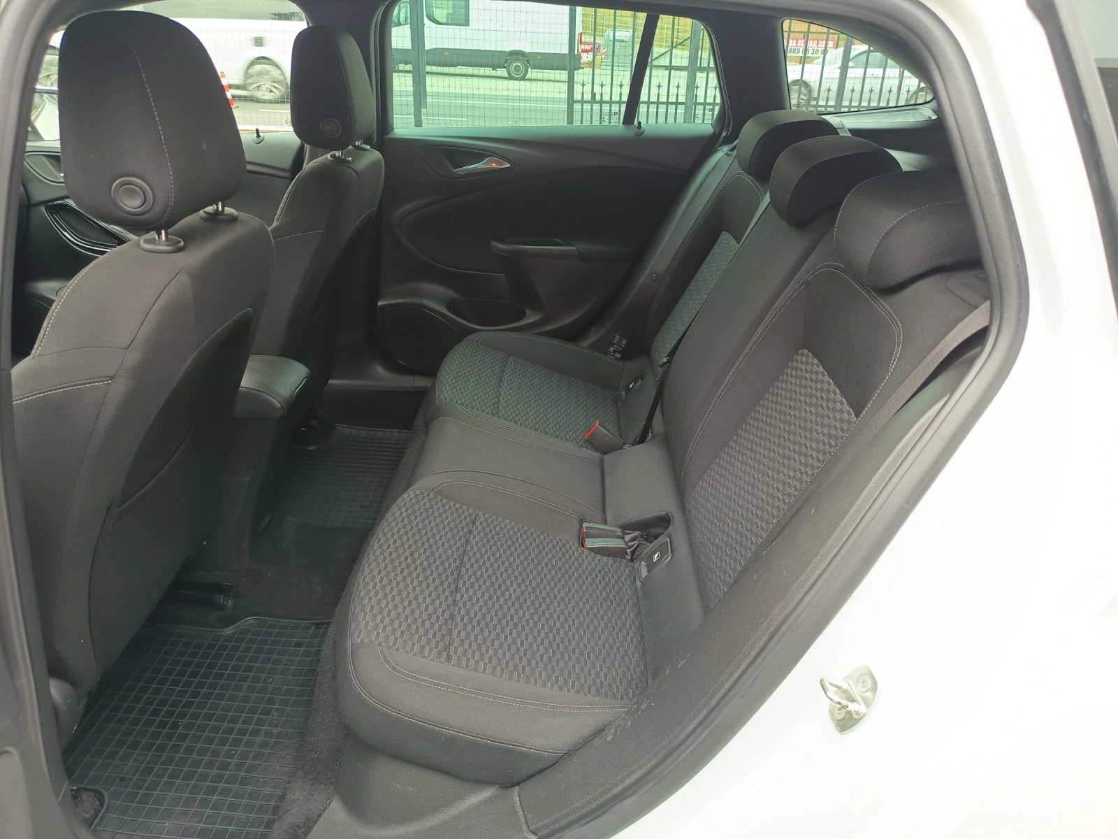 Opel Astra 1.6dti - изображение 10