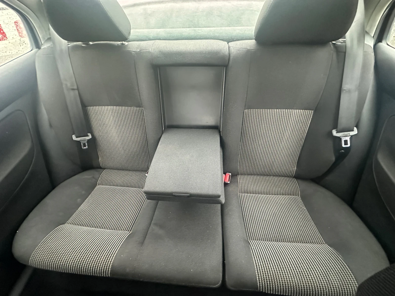 VW Bora 1.6I* KLIMA* SEDAN* REALNI KM*  | Mobile.bg   10