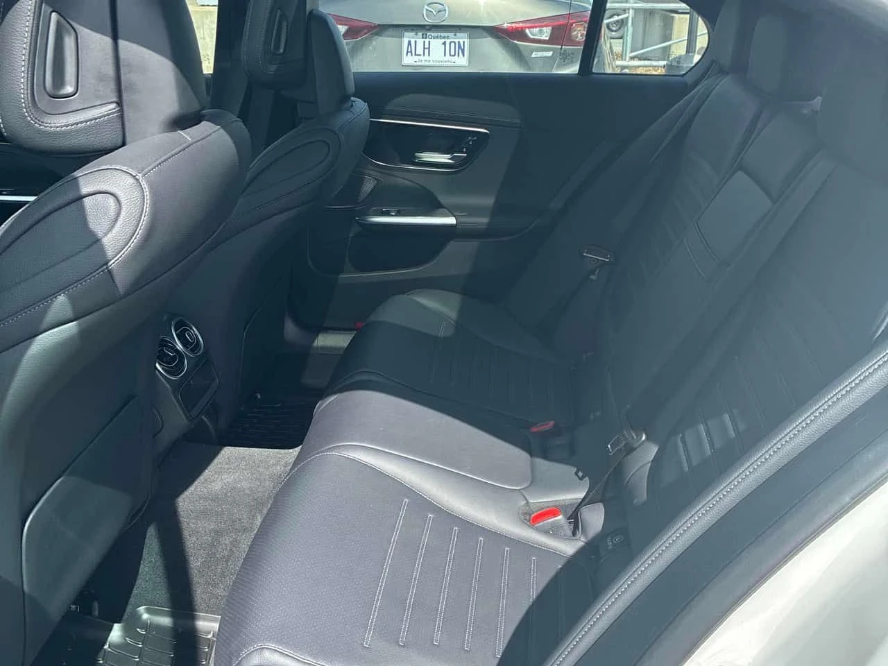 Mercedes-Benz C 300 /ПАНОРАМА/ПОДГРЕВИ/360 CAM, снимка 11 - Автомобили и джипове - 54161229