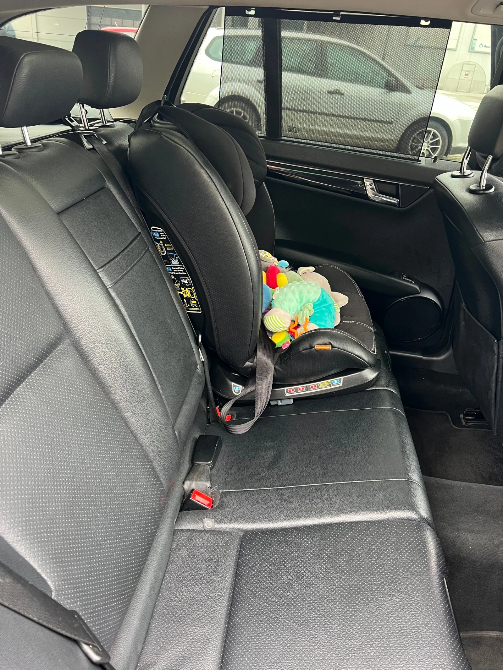 Mercedes-Benz C 200, снимка 10 - Автомобили и джипове - 54391136