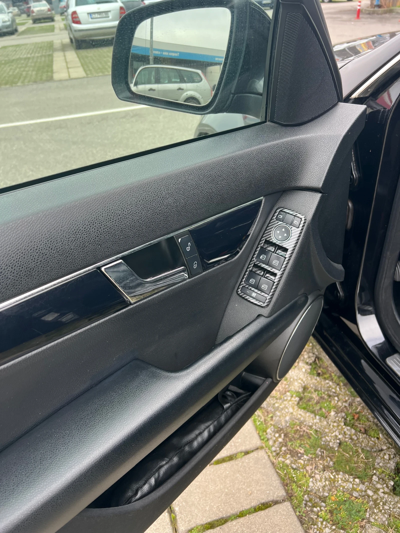 Mercedes-Benz C 200, снимка 6 - Автомобили и джипове - 54391136