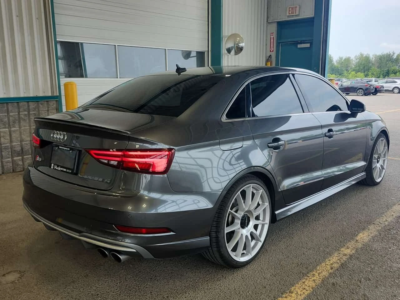 Audi S3  PROGRESSIV / АВТОКРЕДИТ / 2 ЧИФТА ДЖАНТИ+ ГУМИ , снимка 3 - Автомобили и джипове - 55446415