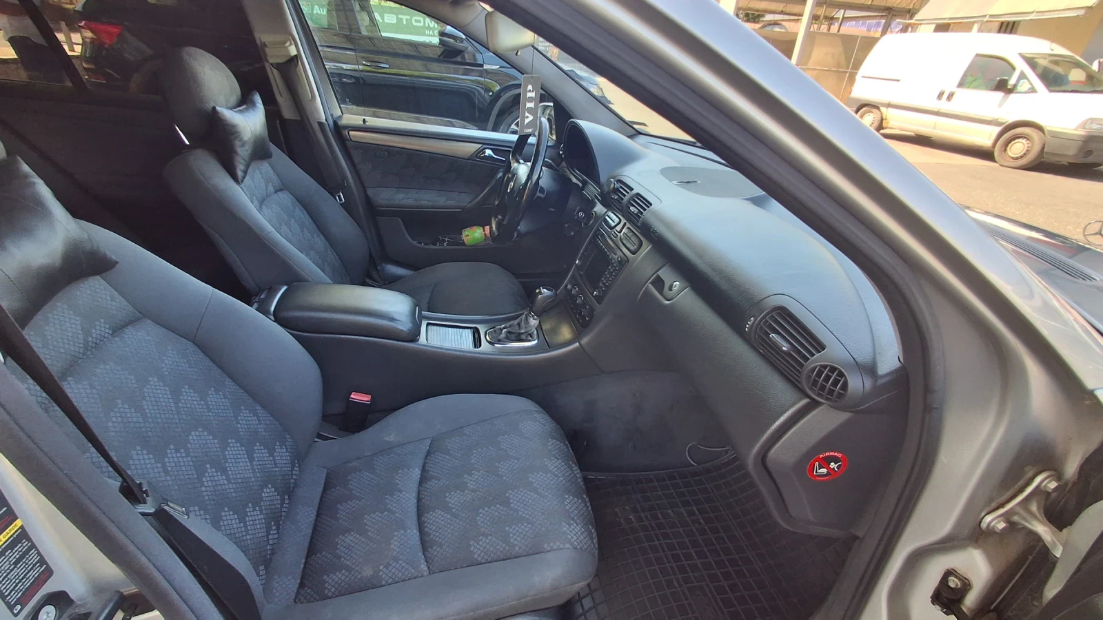 Mercedes-Benz C 220, снимка 12 - Автомобили и джипове - 55630224