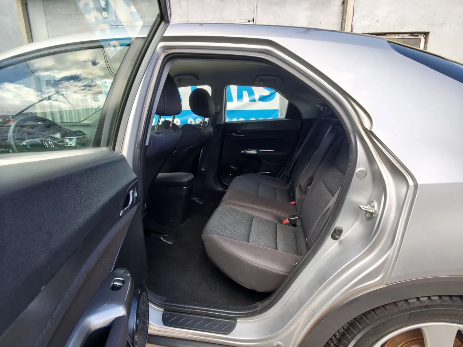 Honda Civic 1.4i-100к.с Elegance ГАЗ Парктроник 6-скорости, снимка 9 - Автомобили и джипове - 56210170