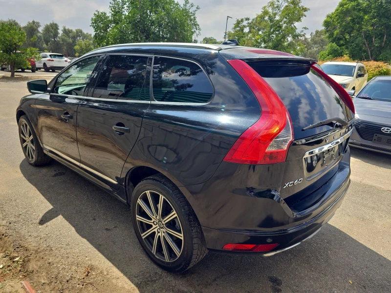 Volvo XC60 T5 PLATINUM* PANORAMA* CRUISE CONTROL* CAMERA* NAV, снимка 4 - Автомобили и джипове - 47317333