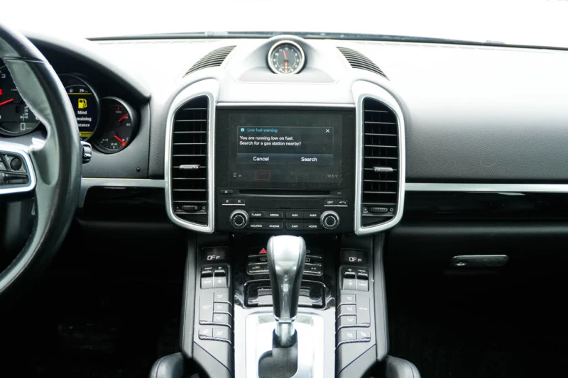 Porsche Cayenne Platinum Edition AWD * АвтоКредит (ЦЕНА ДО БГ), снимка 11 - Автомобили и джипове - 53502043