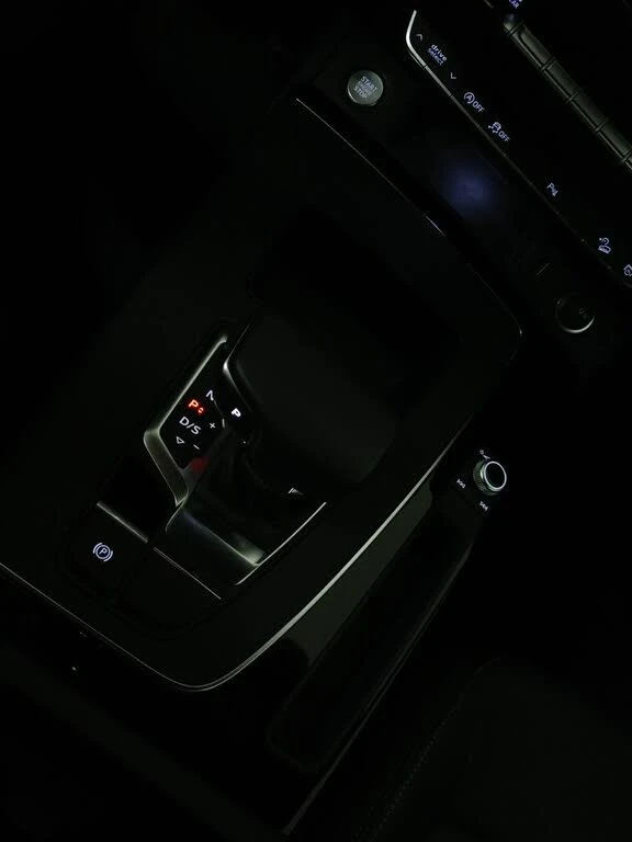 Audi Q5  quattro 40 TFSI * АвтоКредит (ЦЕНА ДО БГ), снимка 12 - Автомобили и джипове - 53585317