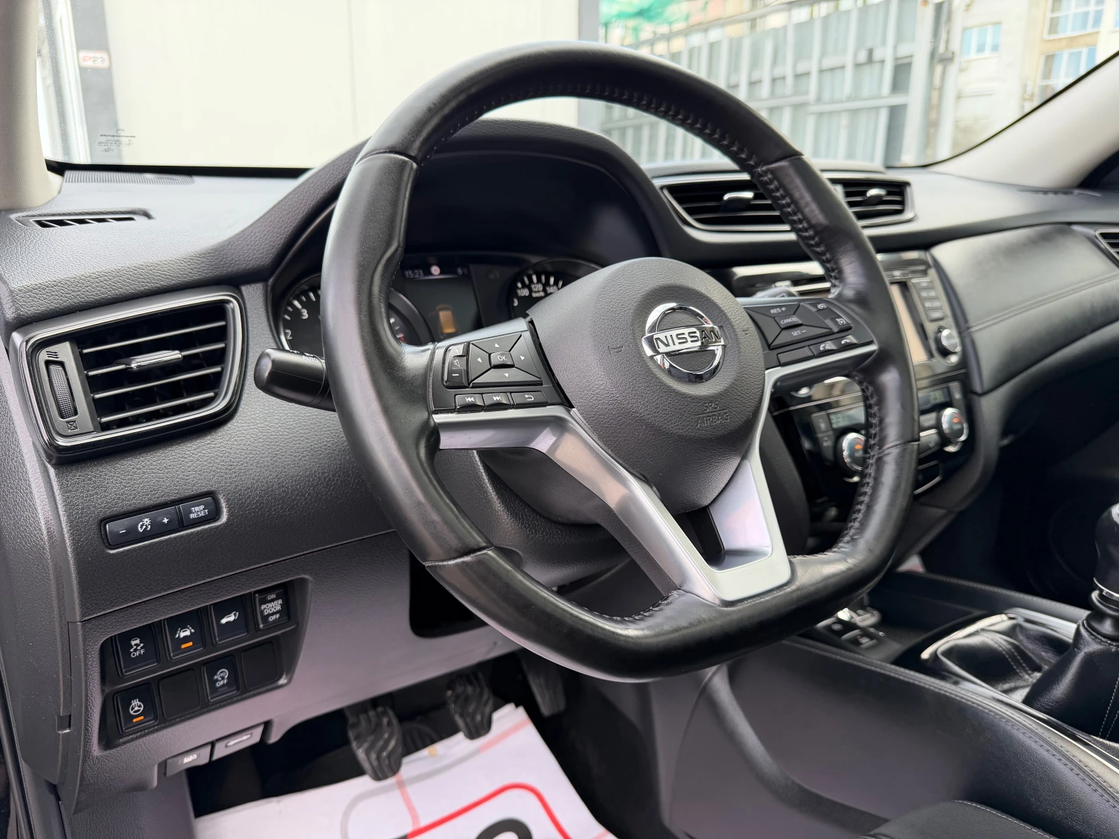 Nissan X-trail БЕНЗИН* 163кс* FACELIFT* РЪЧНИ* СКОРОСТИ* * * , снимка 16 - Автомобили и джипове - 49812935