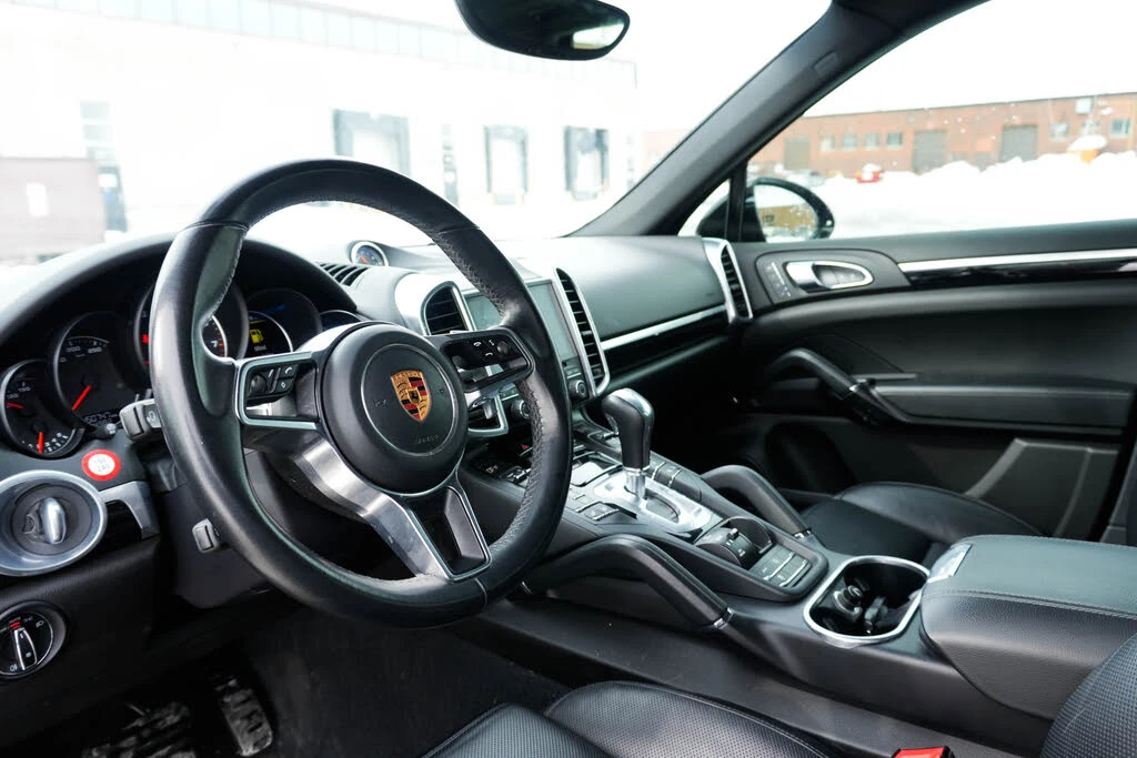 Porsche Cayenne Platinum Edition AWD * АвтоКредит (ЦЕНА ДО БГ) - изображение 8