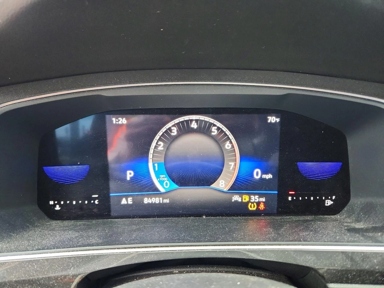 VW Tiguan 2.0* SE* РЕАЛНИ КМ , снимка 11 - Автомобили и джипове - 53918553