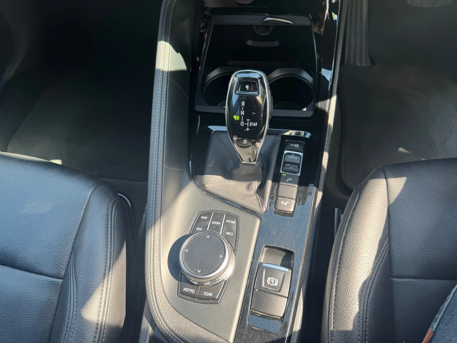 BMW X1 X-drive* Autom* Keyless* Kamera* Headup* , снимка 9 - Автомобили и джипове - 54346204